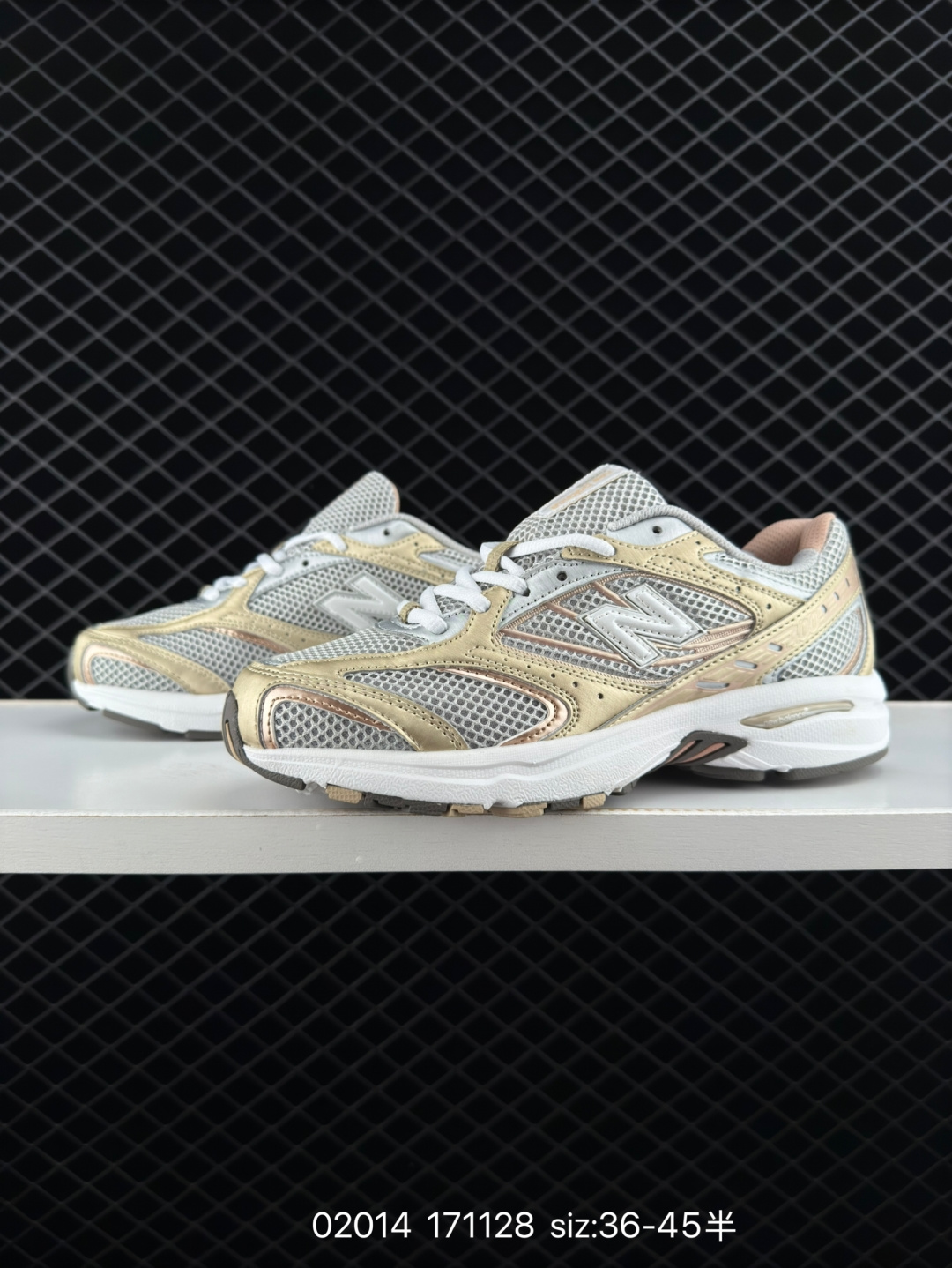 New Balance WR400